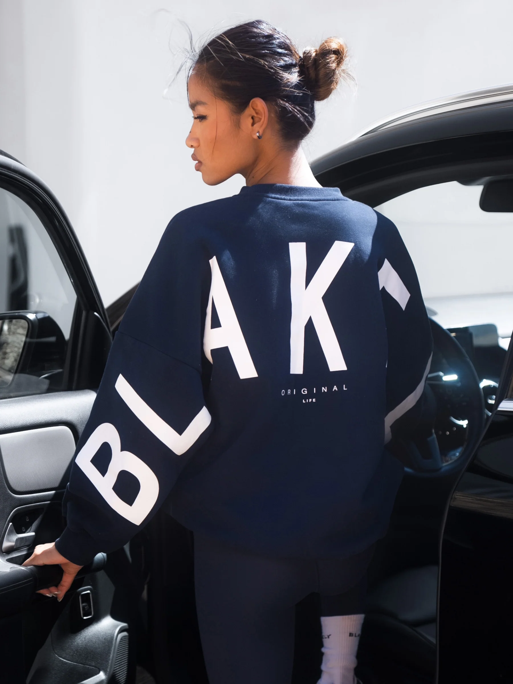 Isabel Oversized Jumper - Navy - Image 4