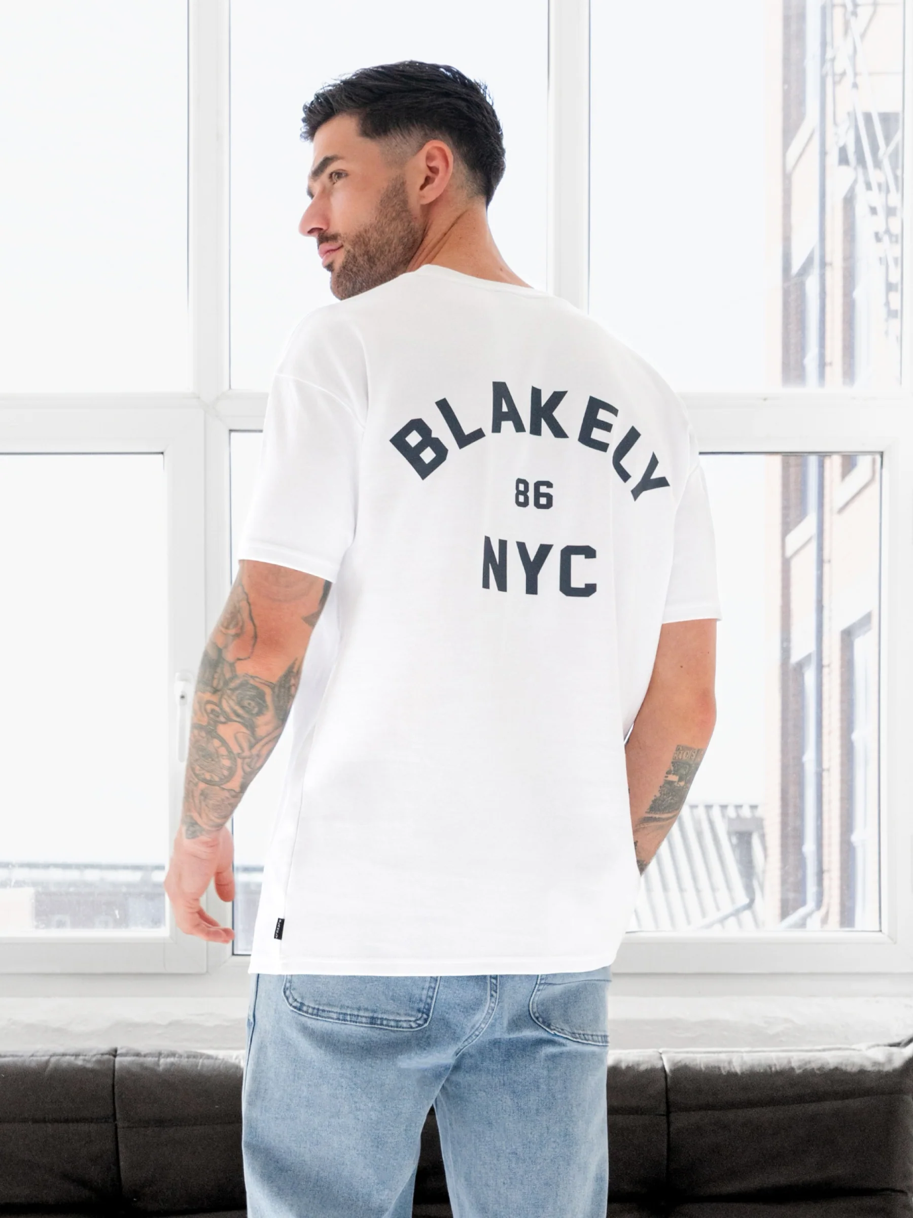 NYC Relaxed T-Shirt - White & True Navy - Image 6