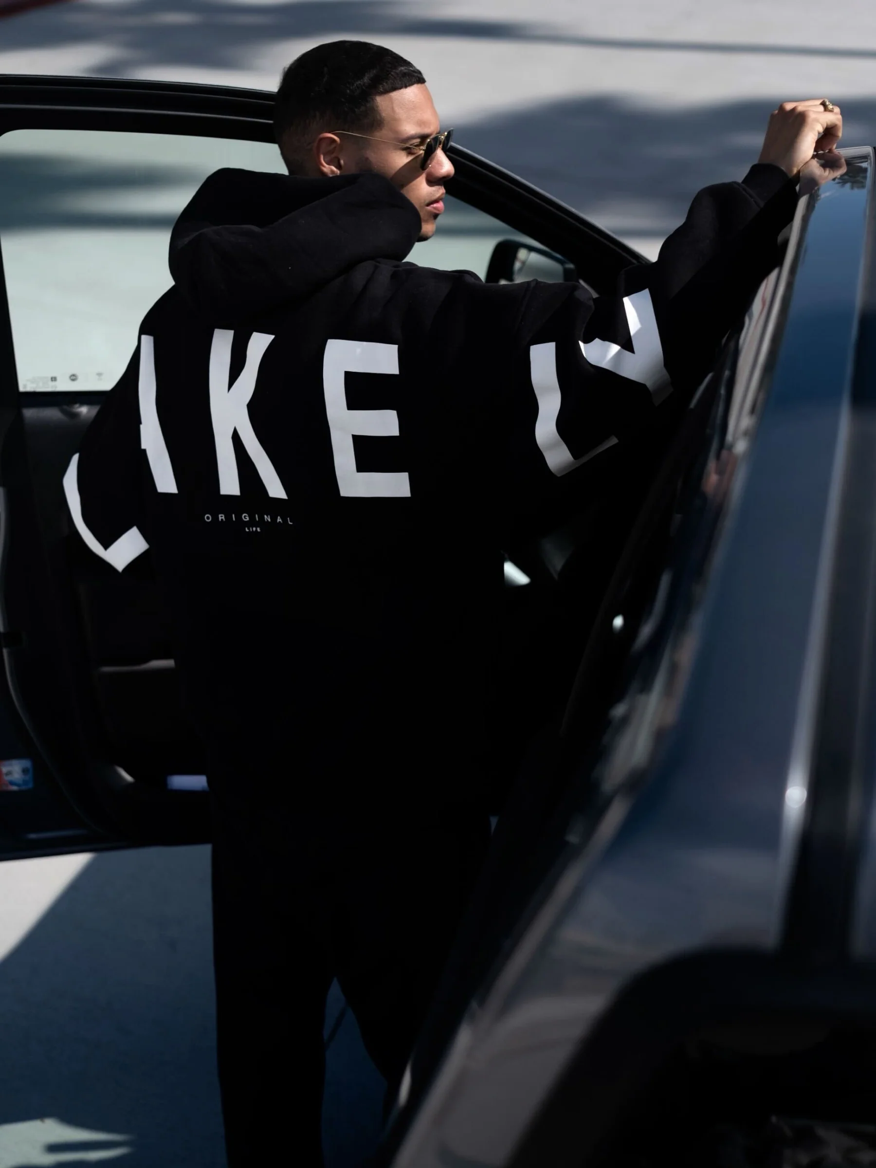 Idris Oversized Hoodie - Black - Image 5