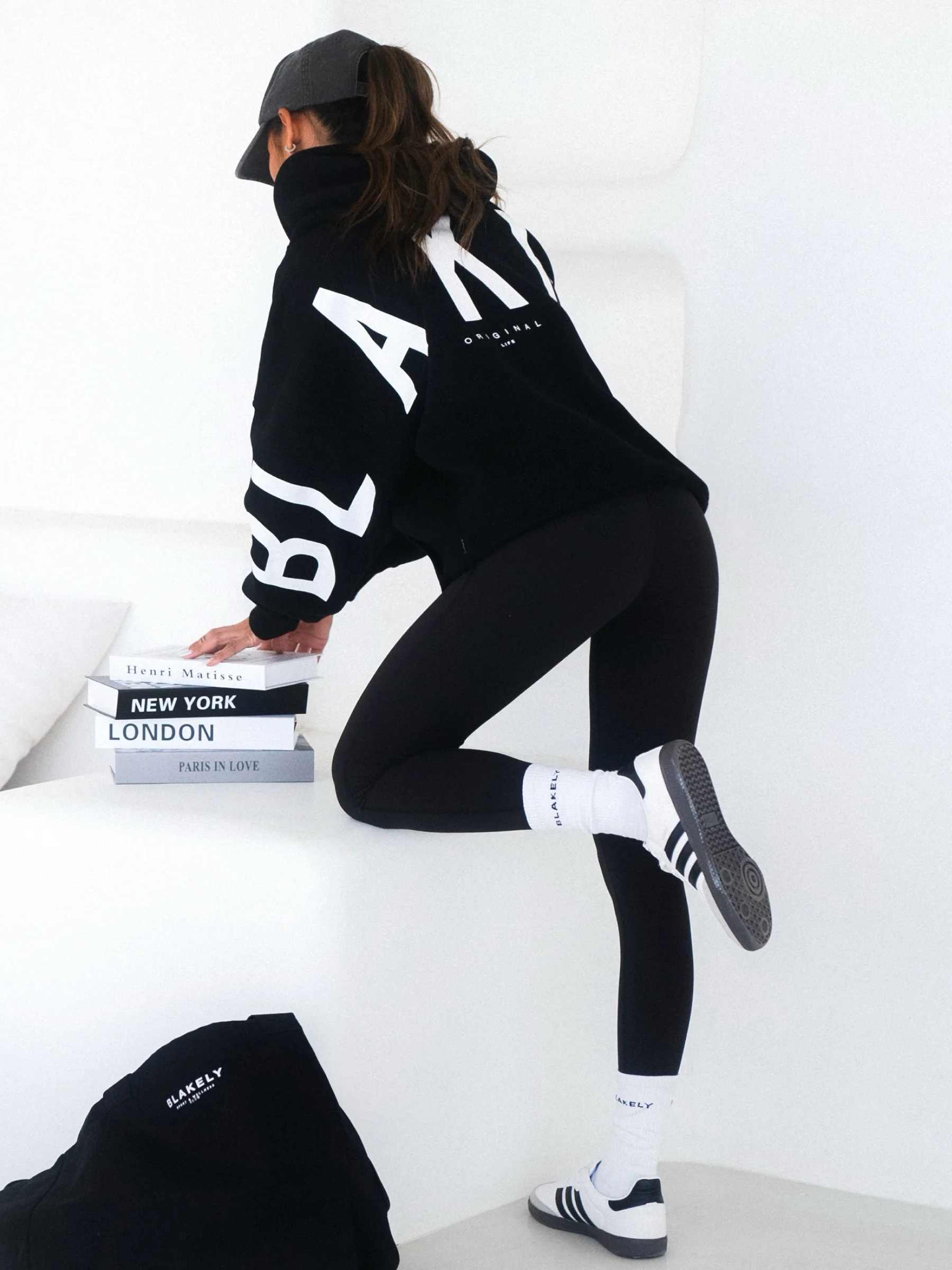 Isabel Oversized Hoodie - Black - Image 5